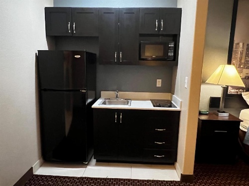 Super 8 by Wyndham Center image 26